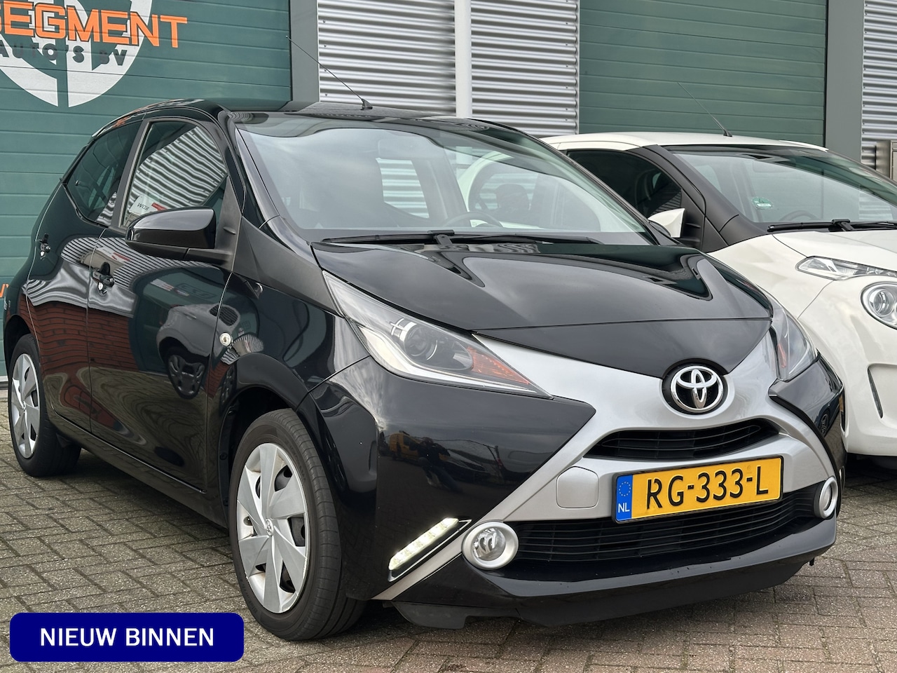 Toyota Aygo - 1.0 VVT-i x-play / Carplay / Camera / Nap / Airco / 5-drs - AutoWereld.nl