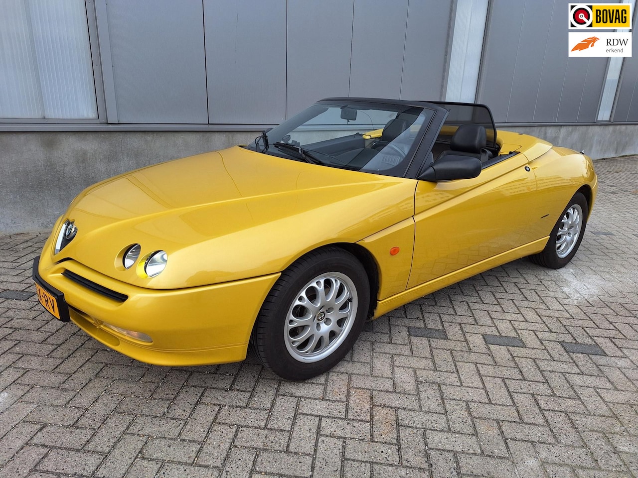 Alfa Romeo Spider - 2.0-16V T.Spark L - Giallo Zoe - - AutoWereld.nl