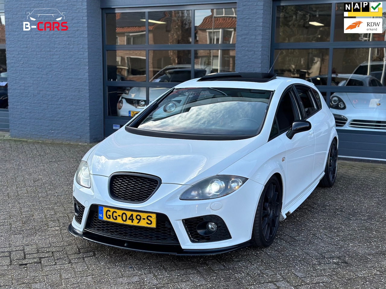 Seat Leon - 2.0 TFSI Cupra PANO|XENON|375PK|NAVI|CRUISE - AutoWereld.nl