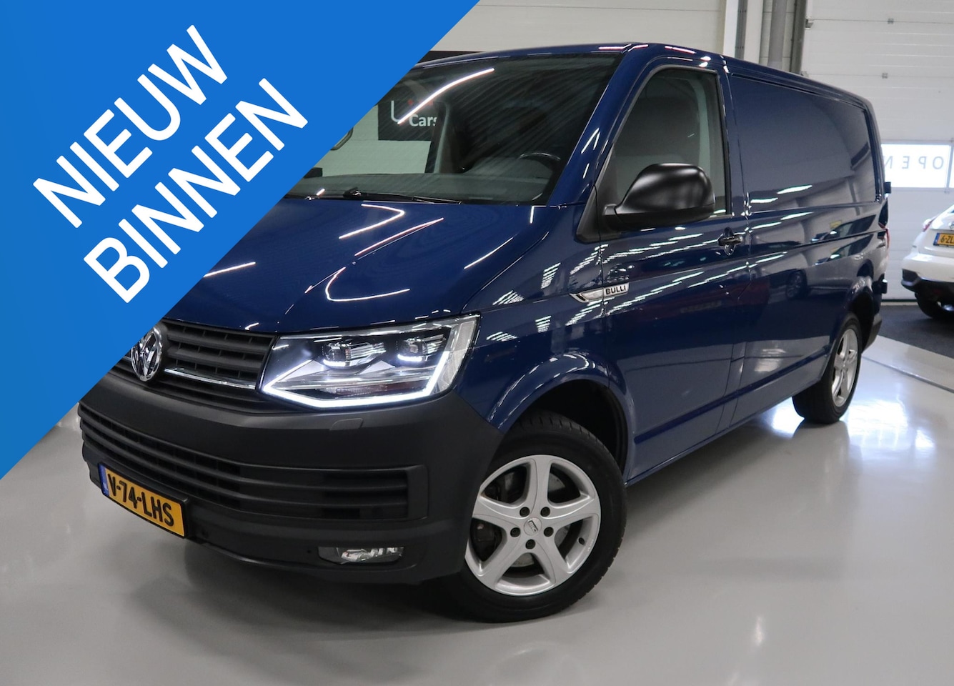 Volkswagen Transporter - 2.0 TSI L1H1 Automaat Benzine Airco Navigatie Cruise control Sportvelgen Standkachel Bluet - AutoWereld.nl