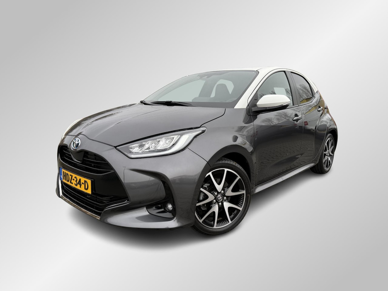 Toyota Yaris - 1.5 Hybrid Dynamic | Stoelverwarming - AutoWereld.nl