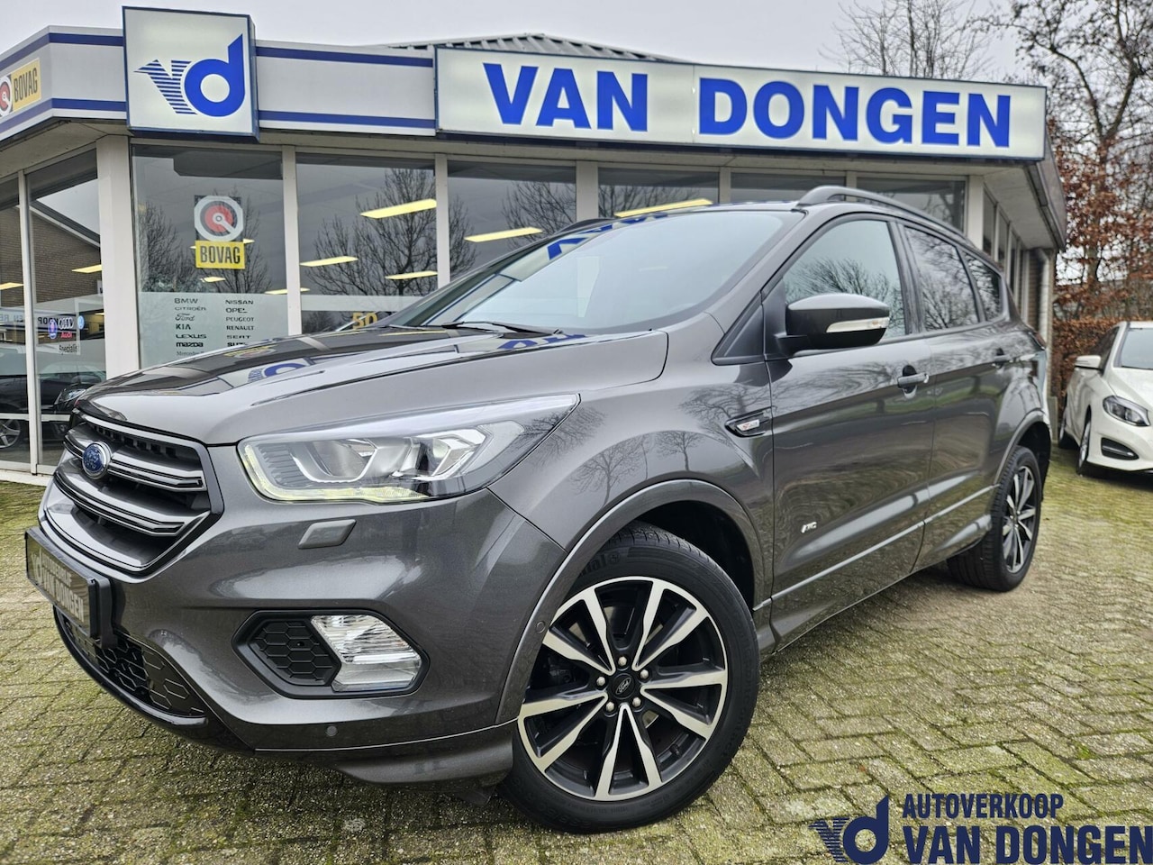 Ford Kuga - 1.5 EcoBoost ST Line | 4WD | Automaat | Carplay / Navi - AutoWereld.nl