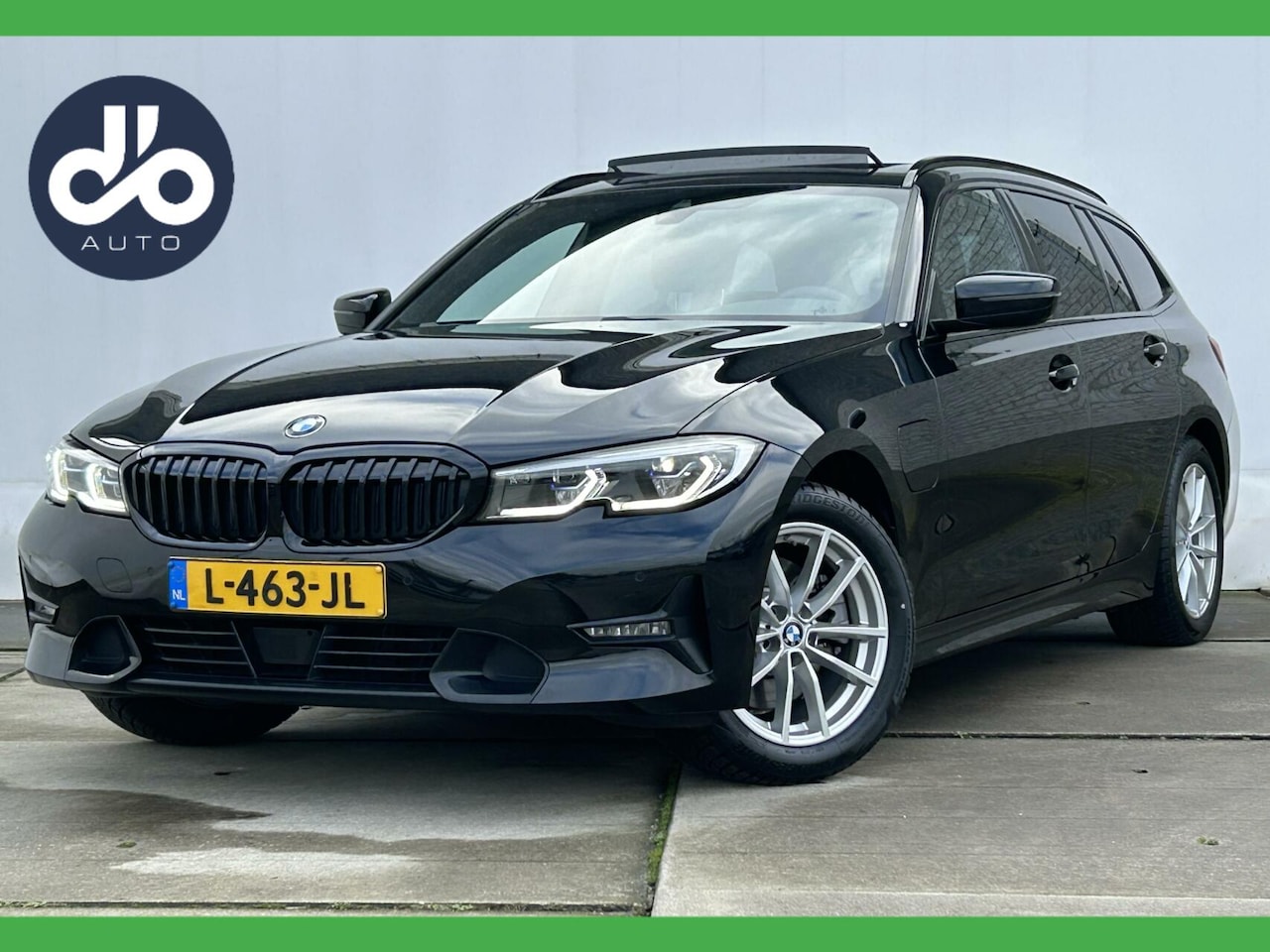 BMW 3-serie Touring - 320e PANO DAK I LED I BRUIN LEER SPORT I ORG. NL + NAP - AutoWereld.nl