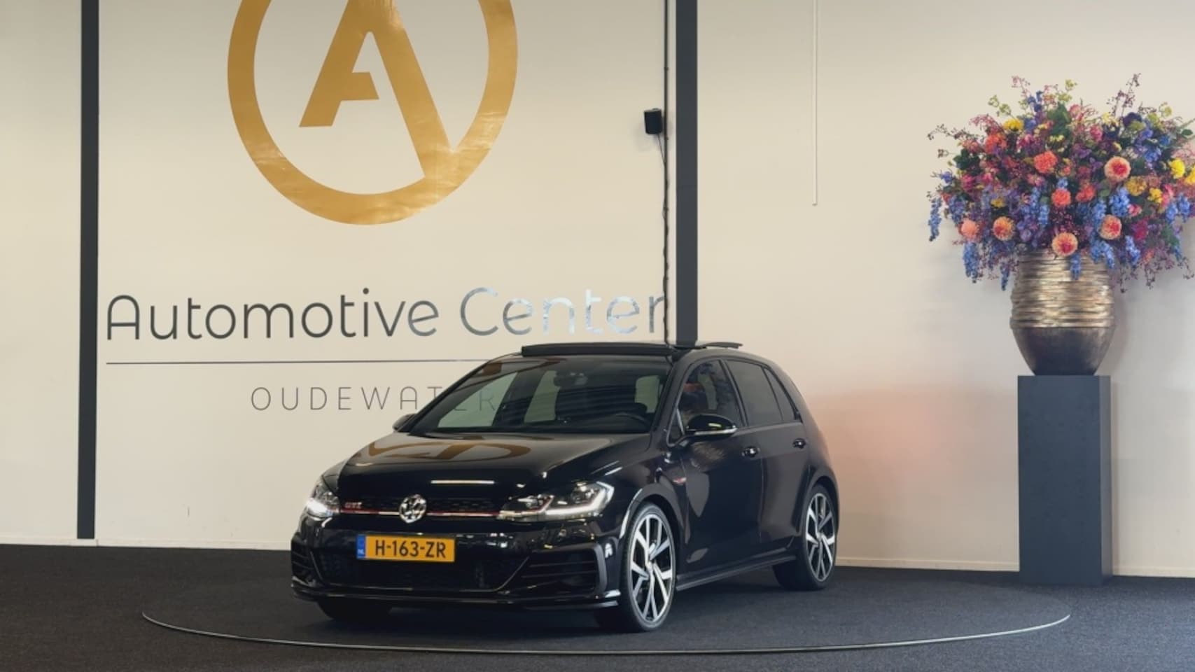 Volkswagen Golf - 2.0 TSI GTI Perf. | PANO | ACC | LEDER | LMV | LED | NAVI | ALAR - AutoWereld.nl