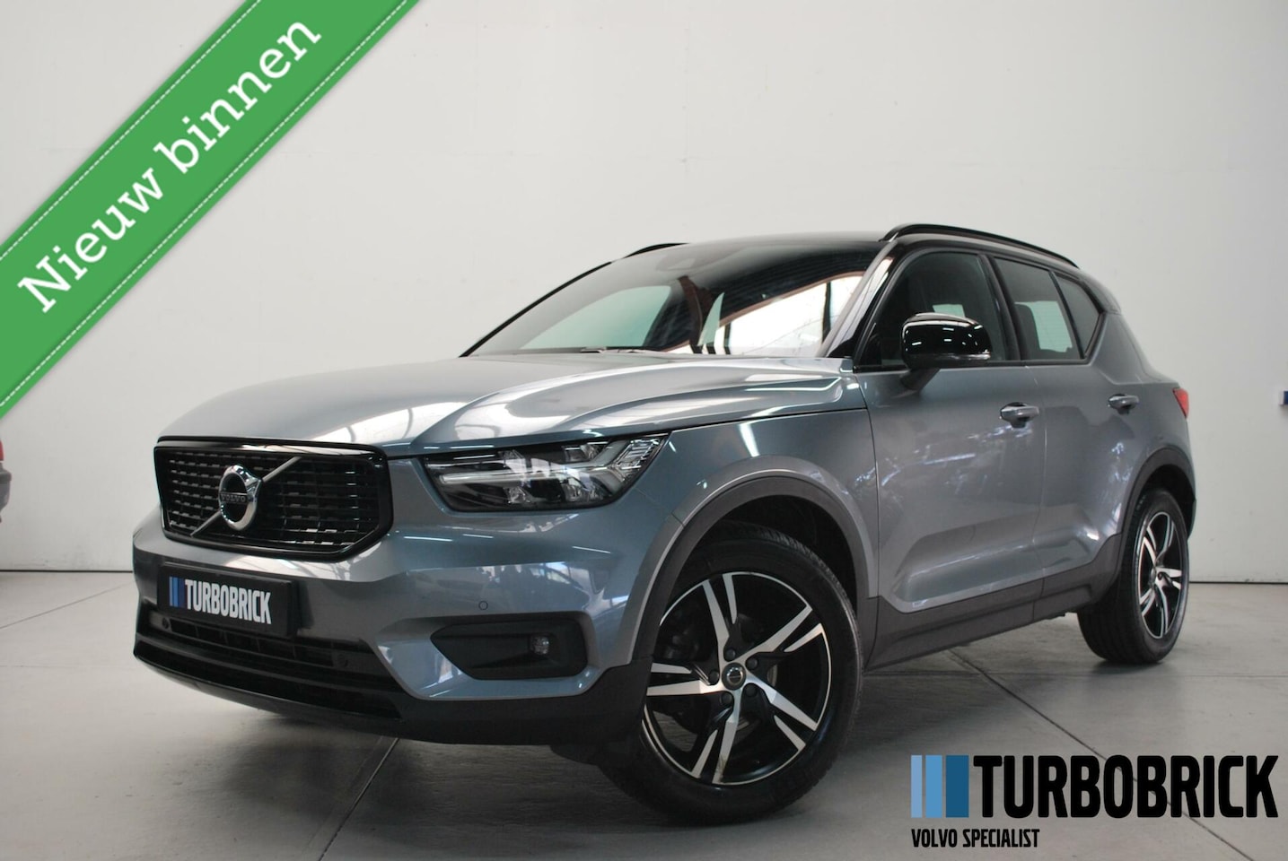 Volvo XC40 - 1.5 T3 R-Design | Navi | Cruise | Trekhaak | PCD - AutoWereld.nl