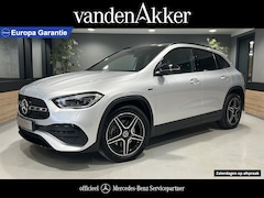 Mercedes-Benz GLA-Klasse - 250e AMG // Panoramadak // Trekhaak // Geheugen Stoelen // Sfeerverlichting // MultiBeam L