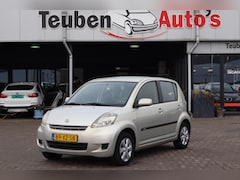 Daihatsu Sirion 2 - 1.3-16V Prestige Airco, Radio cd speler, Elektrische ramen, Nieuwe koppeling