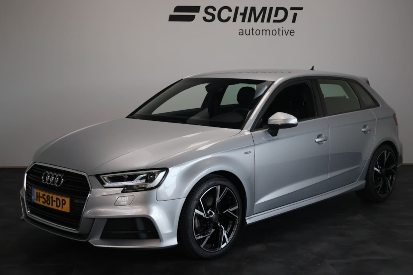 Audi A3 Sportback - 35 TFSI S-Line | Carplay | Stoelverwarming - AutoWereld.nl