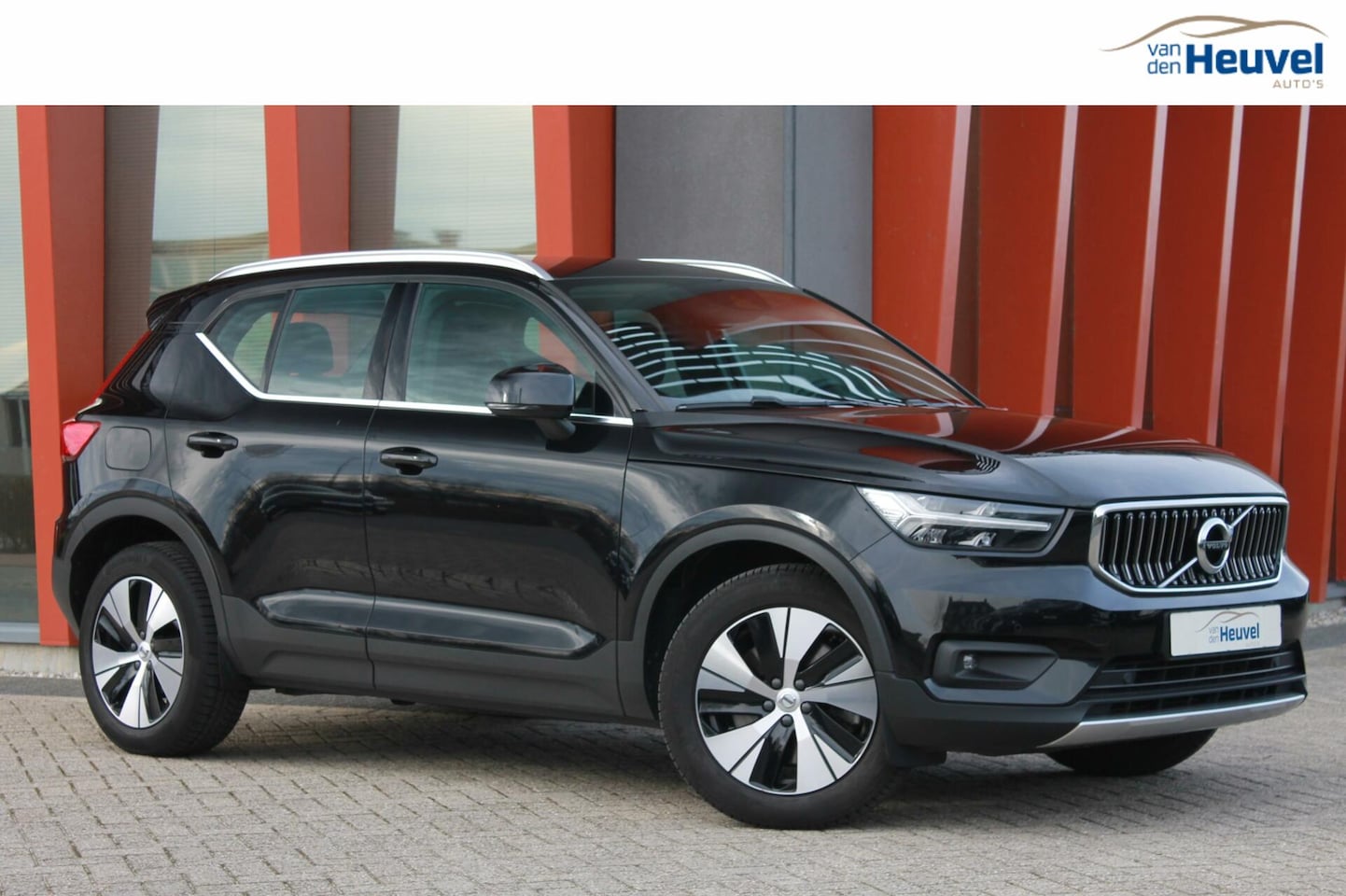 Volvo XC40 - T5 Recharge Momentum Pro | Parkeercamera | Trekhaak | Keyless - AutoWereld.nl