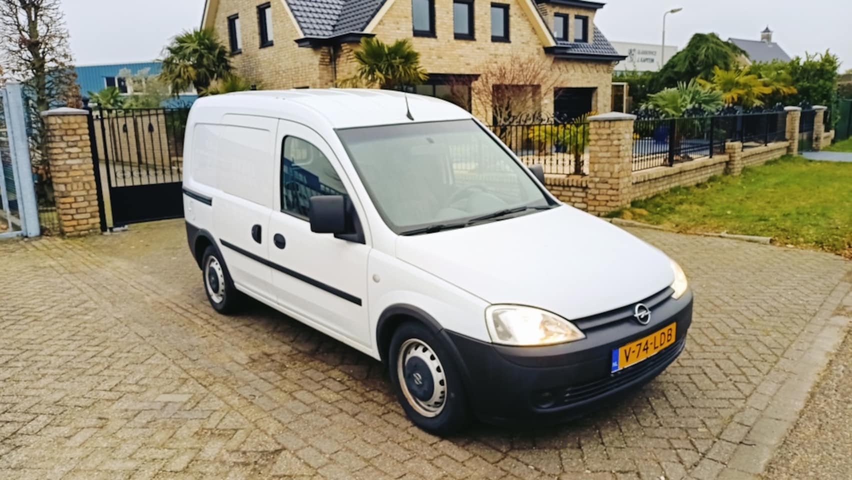 Opel Combo - 1.4-16V Base 600 kg. 1.4-16V Base 600 kg. - AutoWereld.nl