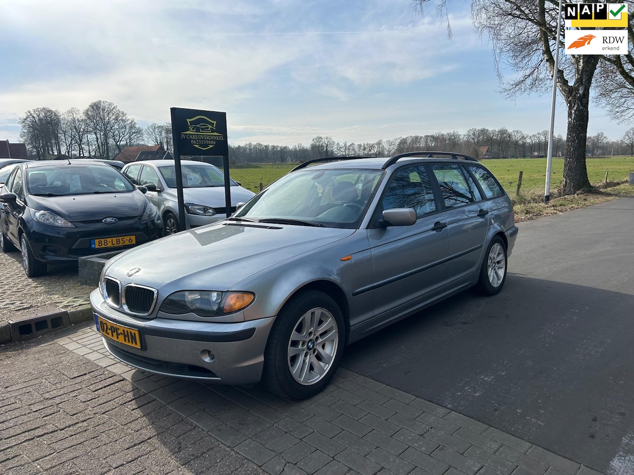 BMW 3-serie Touring - 318i Edition 318i Edition ,AIRCO,ELEKT PAKKET,SPORTVELGEN,TREKHAAK,MET APK - AutoWereld.nl