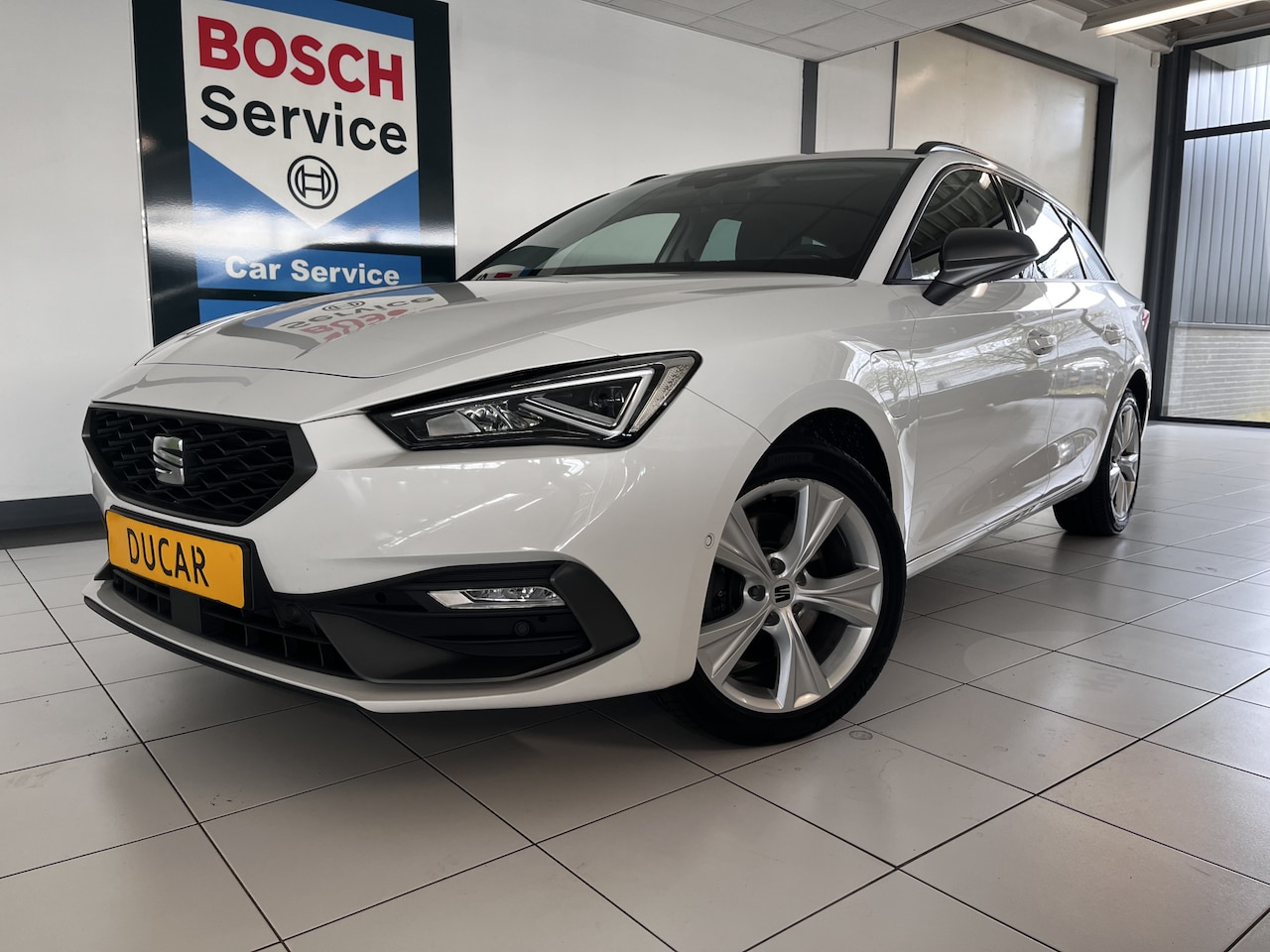 Seat Leon Sportstourer - 1.4 TSI eHybrid PHEV FR Business Intense | Camera | Keyless | Adaptieve cruise control - AutoWereld.nl