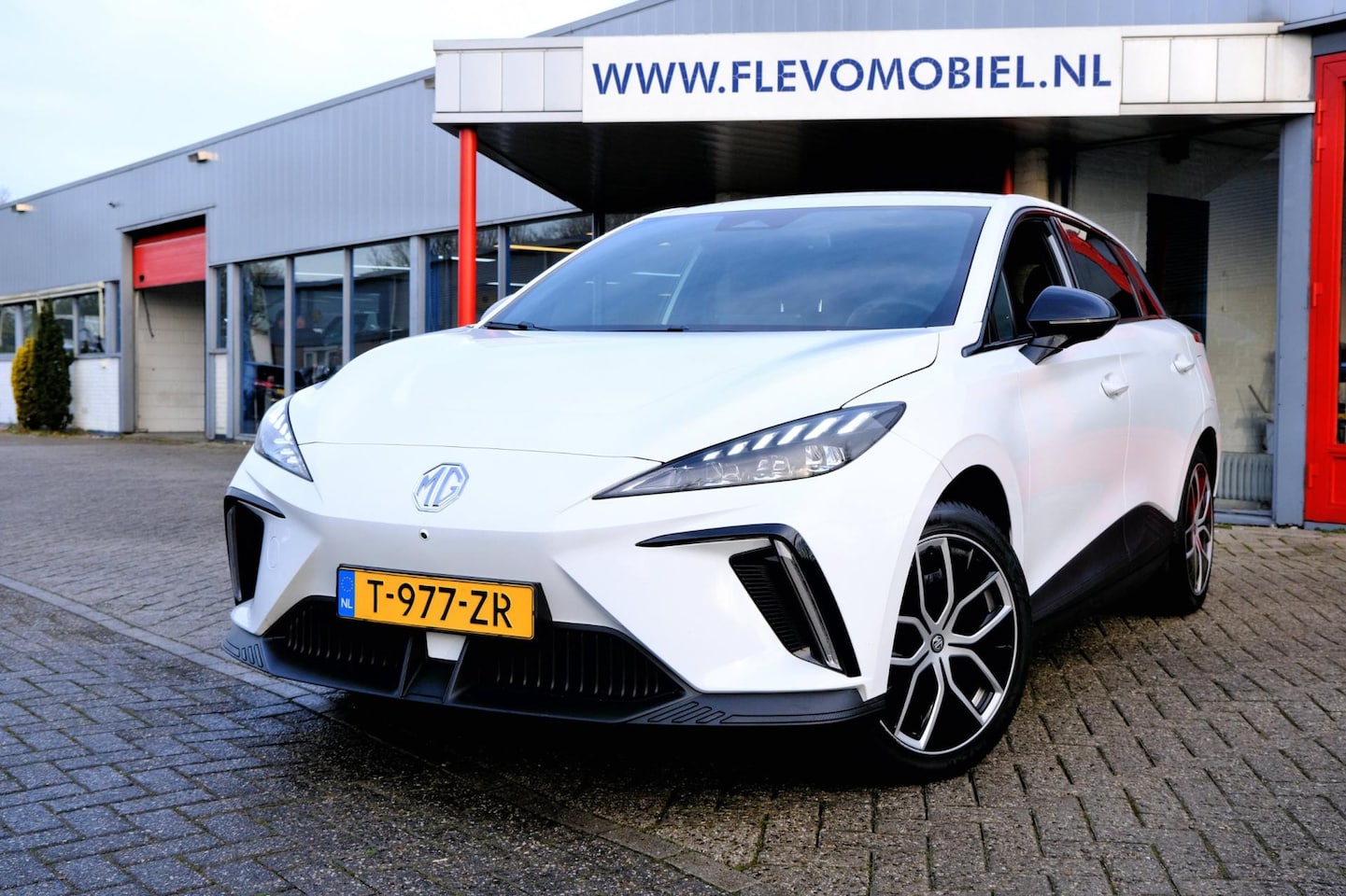 MG 4 - Luxury 64 kWh Aut. Navi|Adapt.Cruise|360Cam|LED - AutoWereld.nl