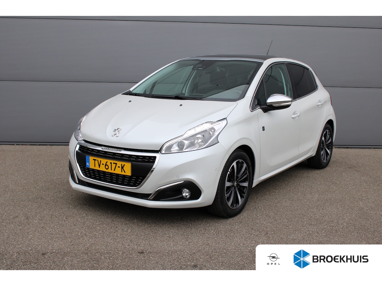 Peugeot 208 - 1.2 PureTech Tech Edition | LAGE KM STAND! |AUTOMAAT | NAVI | PDC | PANORAMADAK | - AutoWereld.nl