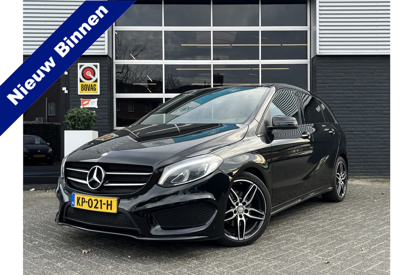 Mercedes-Benz B-klasse - 180 AMG Night Edition Plus 180 AMG Night Edition Plus, Automaat, Bluetooth, Cruise, Navi, Pdc, NAP - AutoWereld.nl