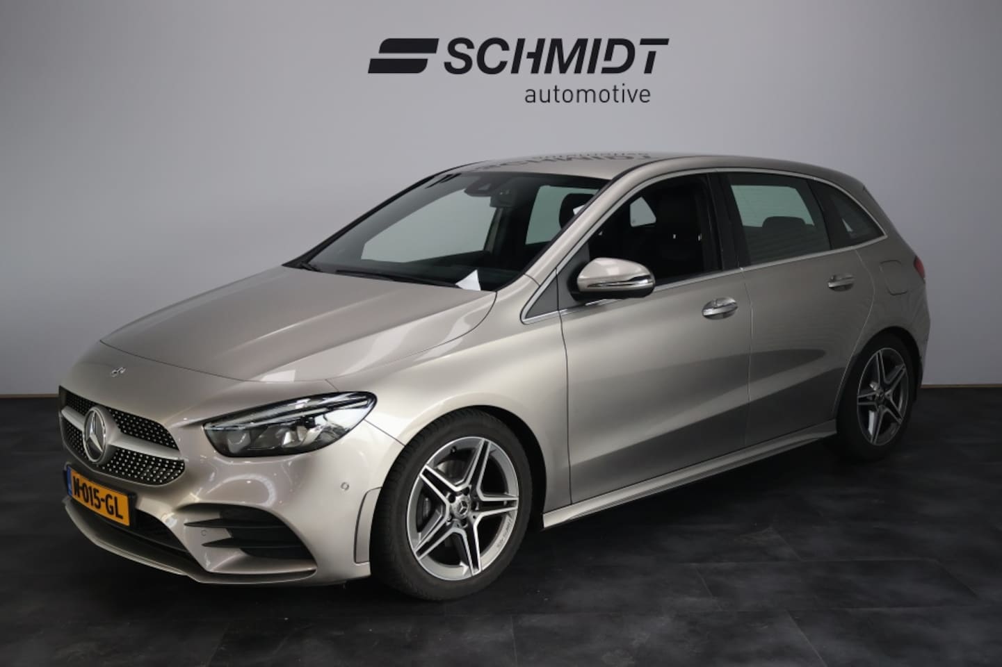 Mercedes-Benz B-klasse - 180 Business Solution AMG | Burmester | Trekhaak - AutoWereld.nl