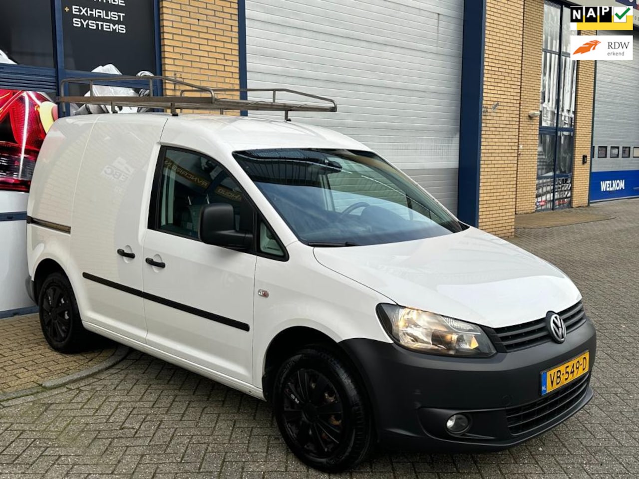 Volkswagen Caddy - 1.6 TDI 1.6 TDI, navigatie, pdc, trekhaak, imperial, export, apk, nap, euro 5, schuifdeur, onderho - AutoWereld.nl