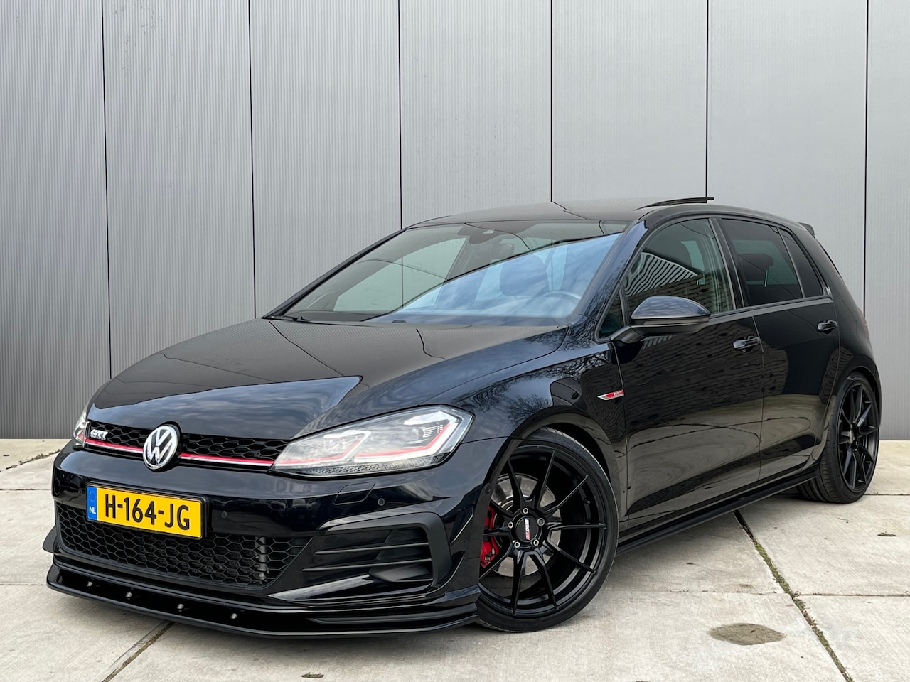 Volkswagen Golf - 2.0 TSI GTI Performance DSG / Panoramadak / Leder / Harman & Kardon / Discovery Pro - AutoWereld.nl