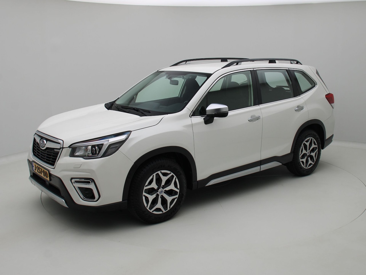 Subaru Forester - 2.0i e-BOXER Comfort 2.0i e-BOXER Comfort - AutoWereld.nl