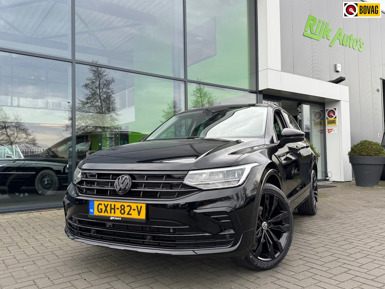 Volkswagen Tiguan - 1.5 TSI *Black edition * Camera * Cruise Control * Clima * Sfeerverlichting - AutoWereld.nl