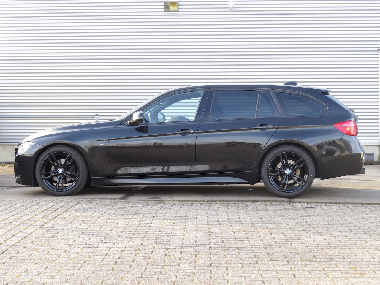 BMW 3-serie Touring - 320i M Sport - AutoWereld.nl