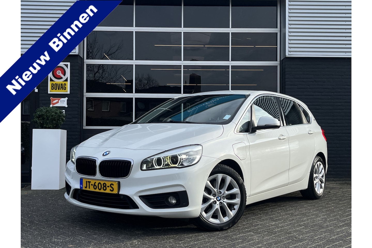 BMW 2-serie Active Tourer - 225xe Centennial Executive 225xe Centennial Executive, Automaat, Bluetooth, Cruise, Camera, Navi - AutoWereld.nl