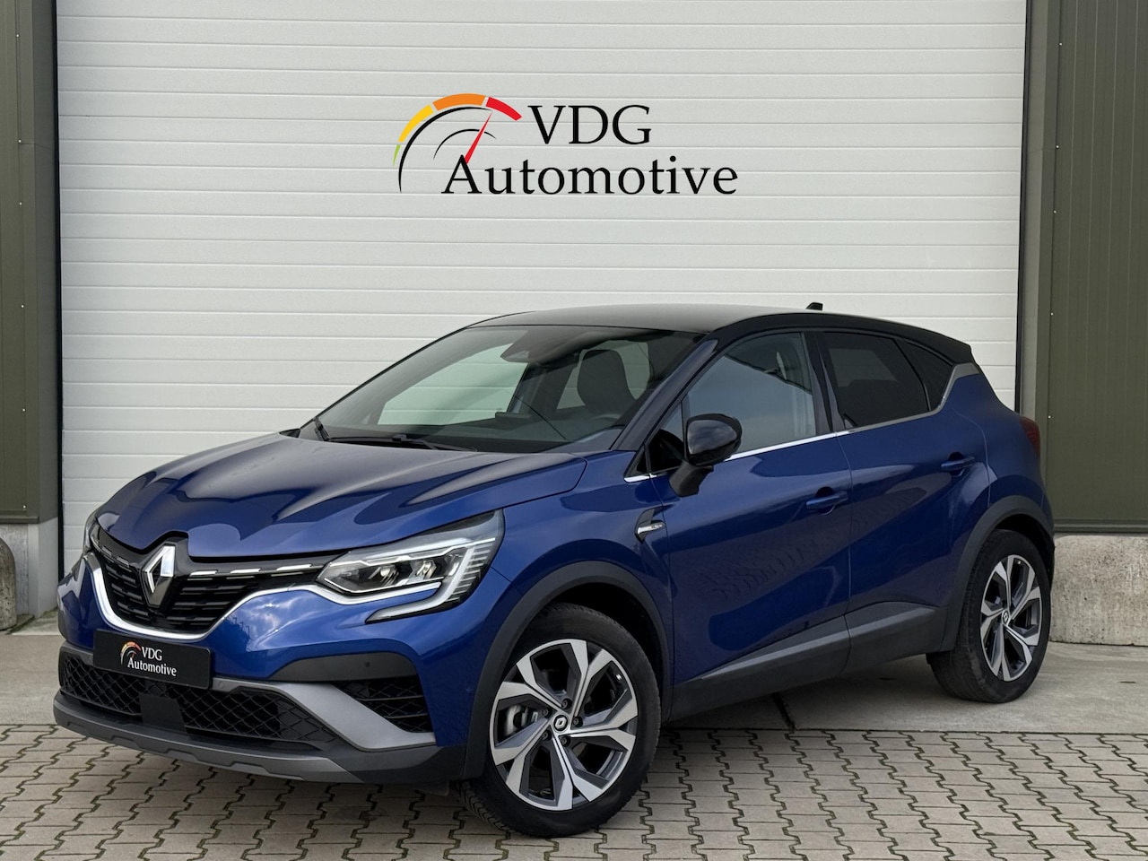 Renault Captur - 1.6 E-Tech Hybrid 145 R.S. Line / Navigatie / 360 Camera / Adaptive Cruise / 18" Lm velgen - AutoWereld.nl