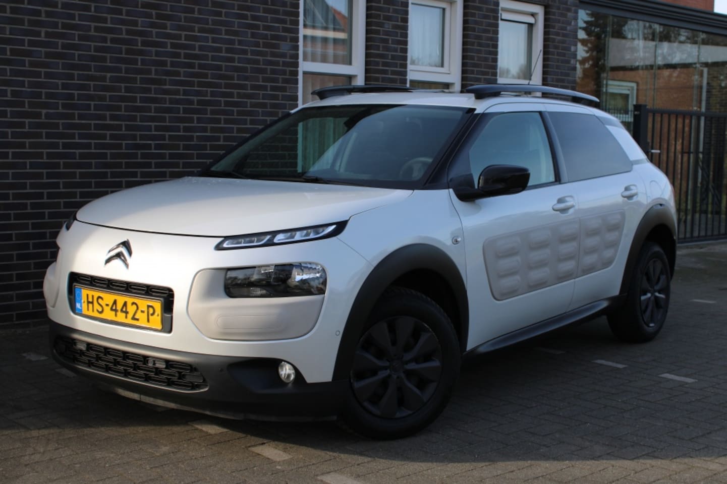 Citroën C4 Cactus - 1.6 BlueHDi Bns Plus-clima,navi,panodak - AutoWereld.nl