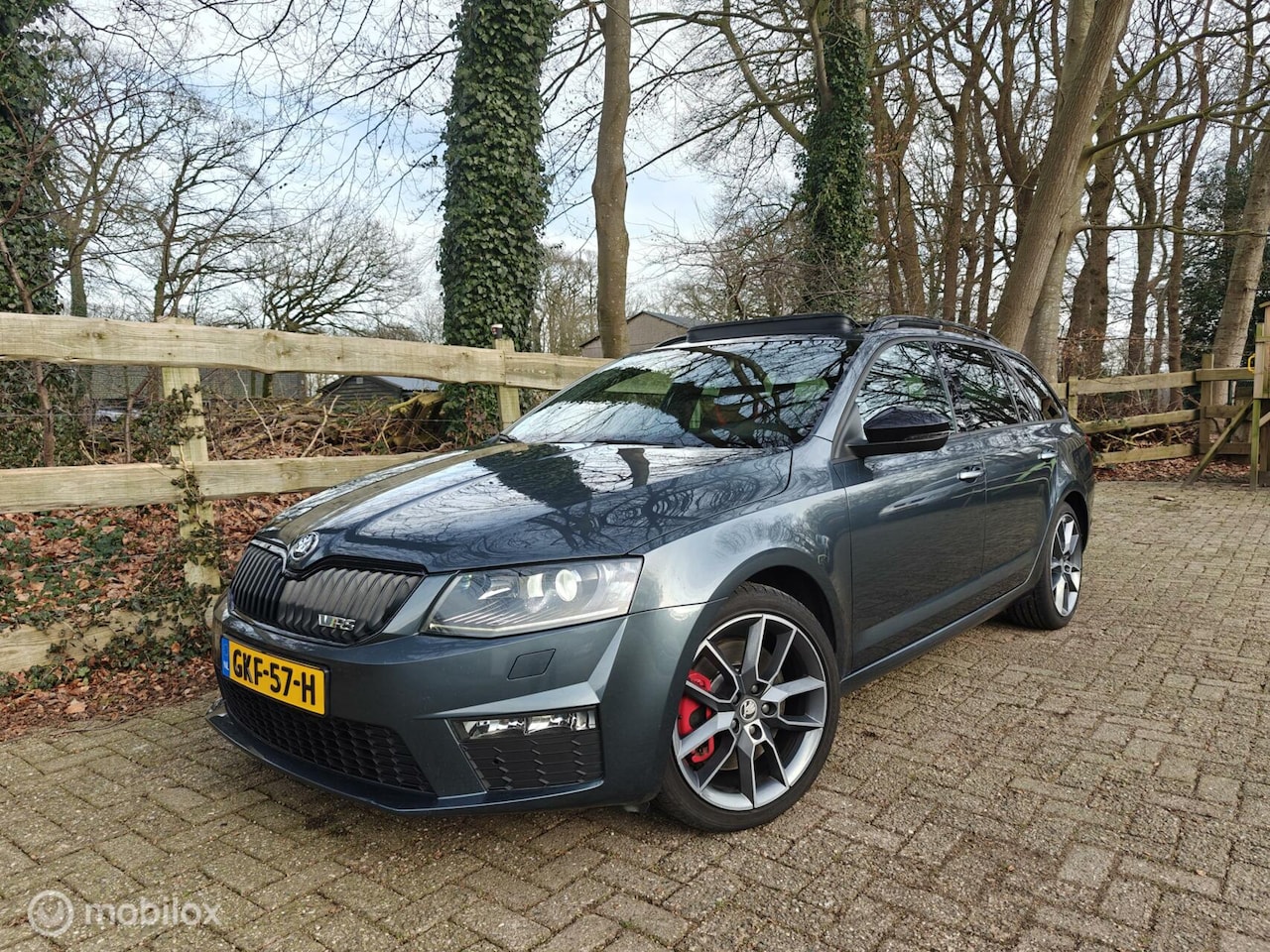 Skoda Octavia Combi - 2.0 TSI RS 2.0 TSI RS, verbruikt olie! - AutoWereld.nl