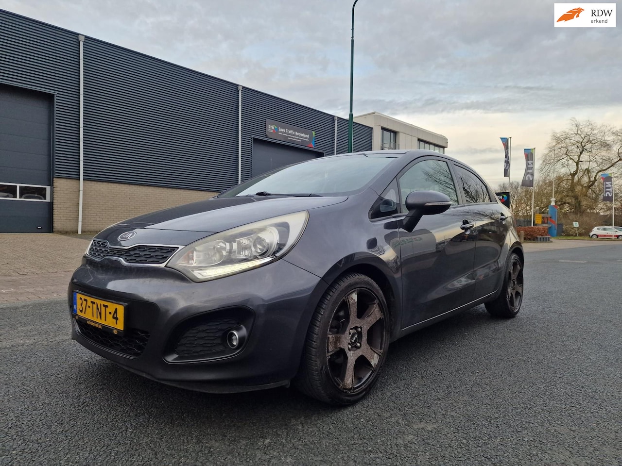 Kia Rio - 1.2 CVVT Super Pack PSENSOR CRUISE 2 X SLEUTELS - AutoWereld.nl