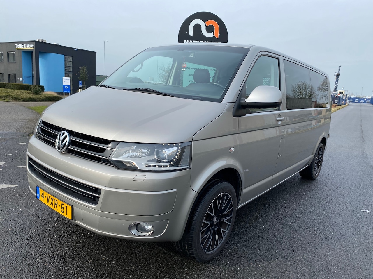 Volkswagen Transporter - 2012 * 2.0 TDI L2H1 * D.C * EURO 5 * APK ! - AutoWereld.nl