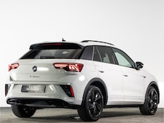 Volkswagen T-Roc - AUTOMAAT 1.5 TSI 150 PK DSG R-Line | LED IQ | Trekhaak | Black Style | Achteruitrijcamera