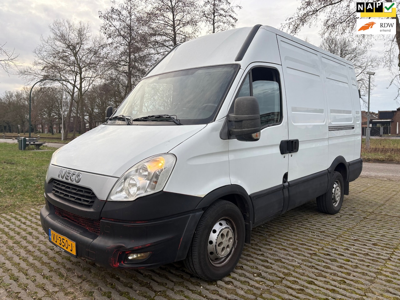 Iveco Daily - 35S17V 3.0 300 H1 / Airco / automaat - AutoWereld.nl