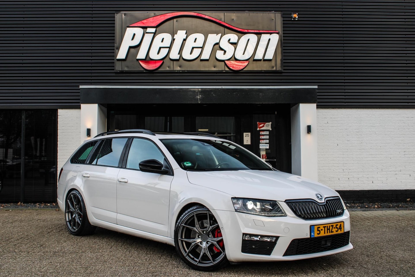 Skoda Octavia Combi - 2.0 TSI RS PANO ACC NAP DEALER OH - AutoWereld.nl