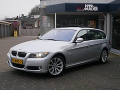 BMW 3-serie - 330XI BNS STYLE *Clima//Navi//Pan.dak//Leer//Lm//Th * YOUNG