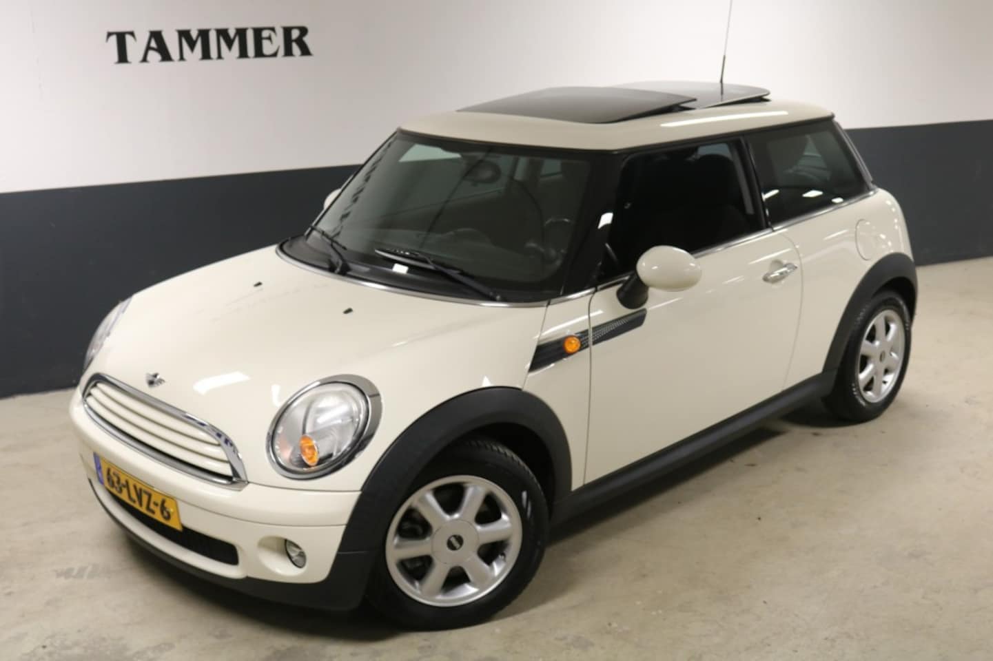 MINI One - 1.6 One MINIMALIST Business Line 2e EIGENAAR-NAP-NAVI-PANORAMA-D - AutoWereld.nl