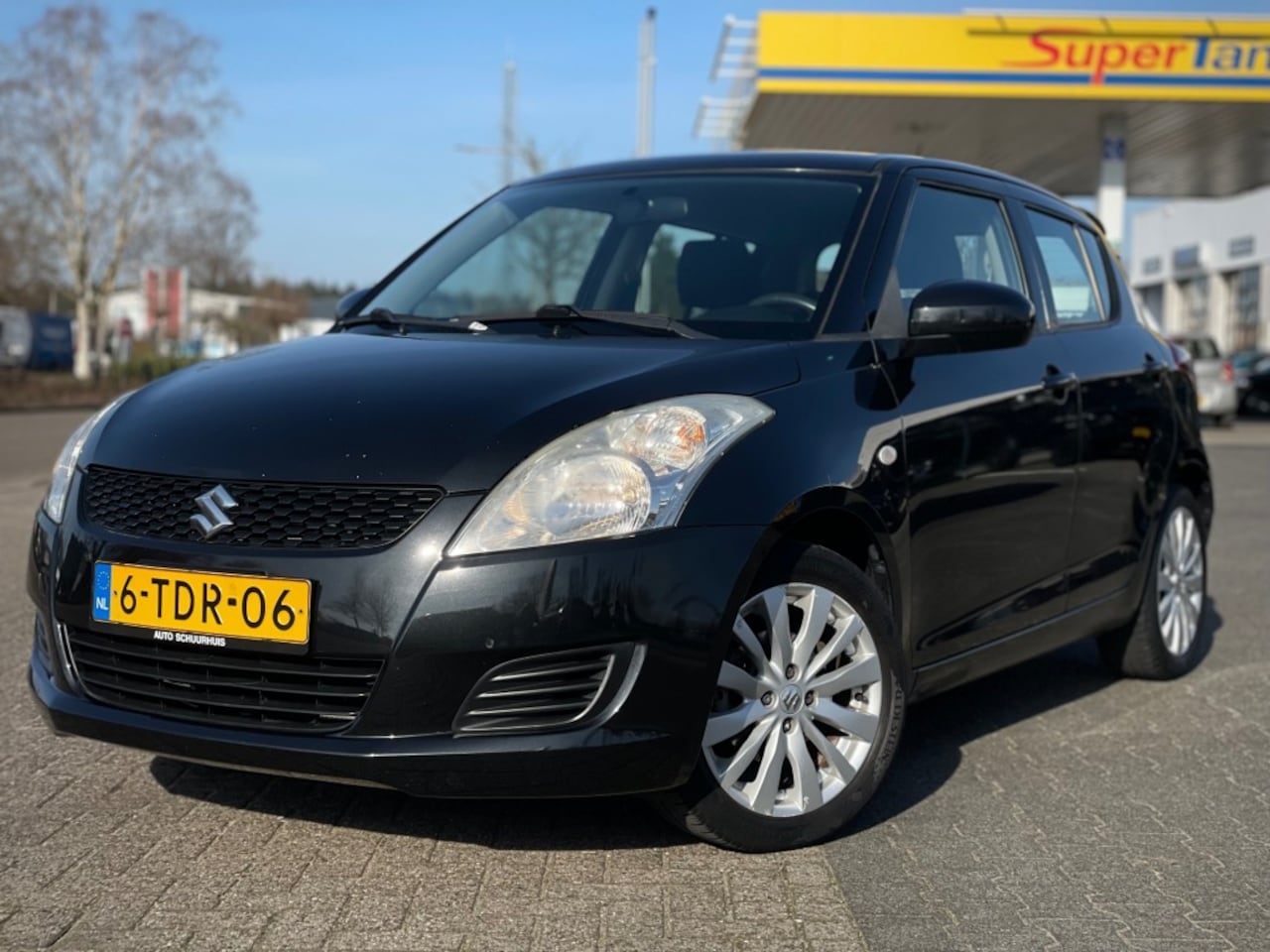 Suzuki Swift - 1.2 BANDIT EASSS AIRCO CRUISE TREKHAAK SPOILER - AutoWereld.nl