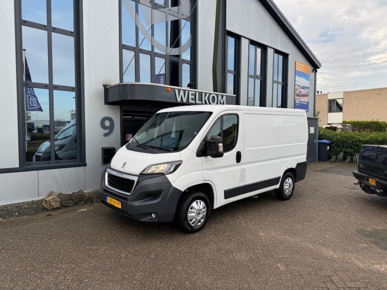 Peugeot Boxer - 330 2.2HDI 110PK Airco, Navi, Camera, cruisecntrl, Trekhk, PDC - AutoWereld.nl