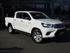 Toyota HiLux - 2.4 D-4D DUBBEL CABIN PROFESSIONAL 2 SITZ 4WD VAN