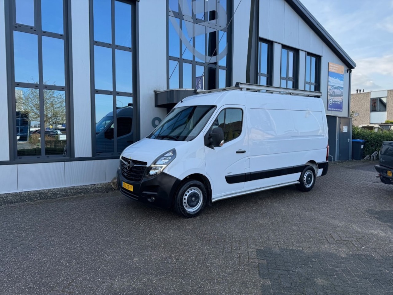 Opel Movano - 2.3 CDTi 136PK L2H2 3-pers climatcntrl, Navigatie, Cruisecntrl, - AutoWereld.nl