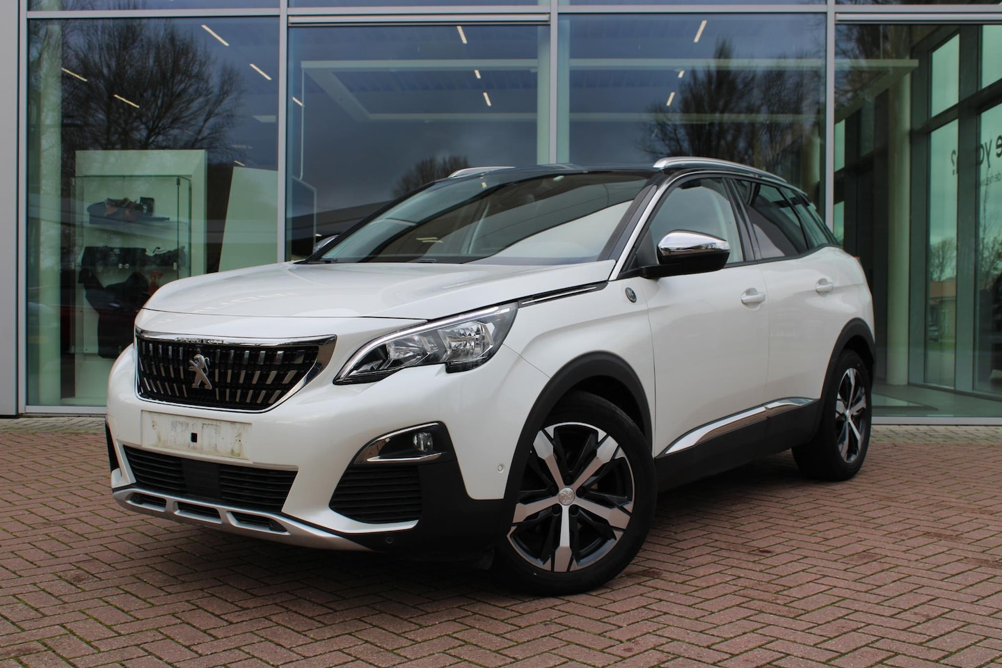 Peugeot 3008 - 1.2 PureTech Crossway - Focal audio - Panoramadak - Cruise Control - Navigatie - AutoWereld.nl