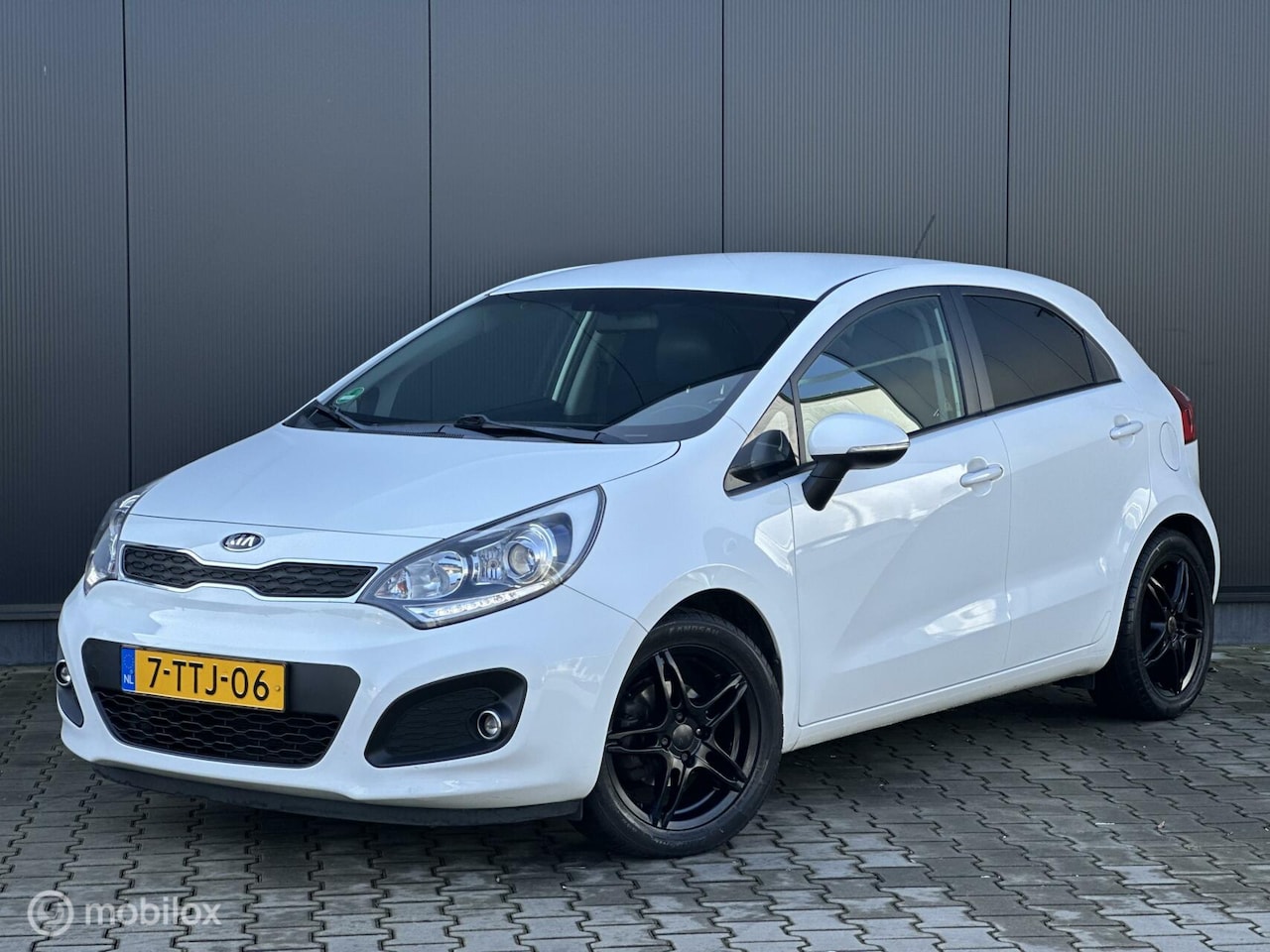 Kia Rio - 1.2 CVVT World Cup Edition Plus | CRUISE | LEDER | - AutoWereld.nl