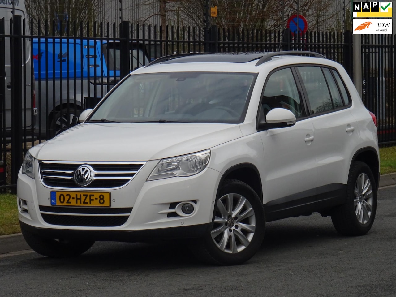 Volkswagen Tiguan - 1.4 TSI 98DKM/NAP/PANORAMADAK/PDC/APK 2026 - AutoWereld.nl