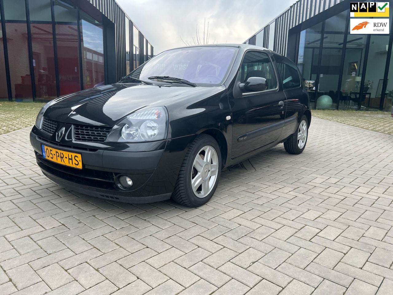 Renault Clio - 1.4-16V Dynamique Luxe Automaat Clima Elek pakket NAP - AutoWereld.nl