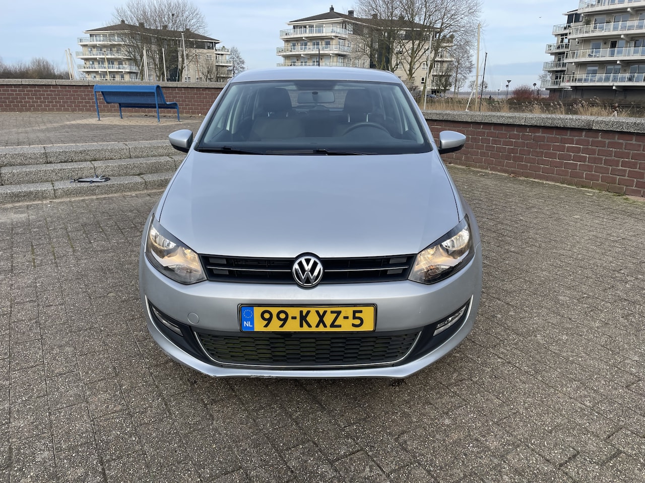 Volkswagen Polo - 1.4-16V Comfortline Auto heeft klein  parkeer deukje in deur en dorpel verder in nieuw sta - AutoWereld.nl