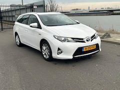 Toyota Auris Touring Sports - 1.8 Hybrid Executive AUT CAMERA LED NAVI PDC