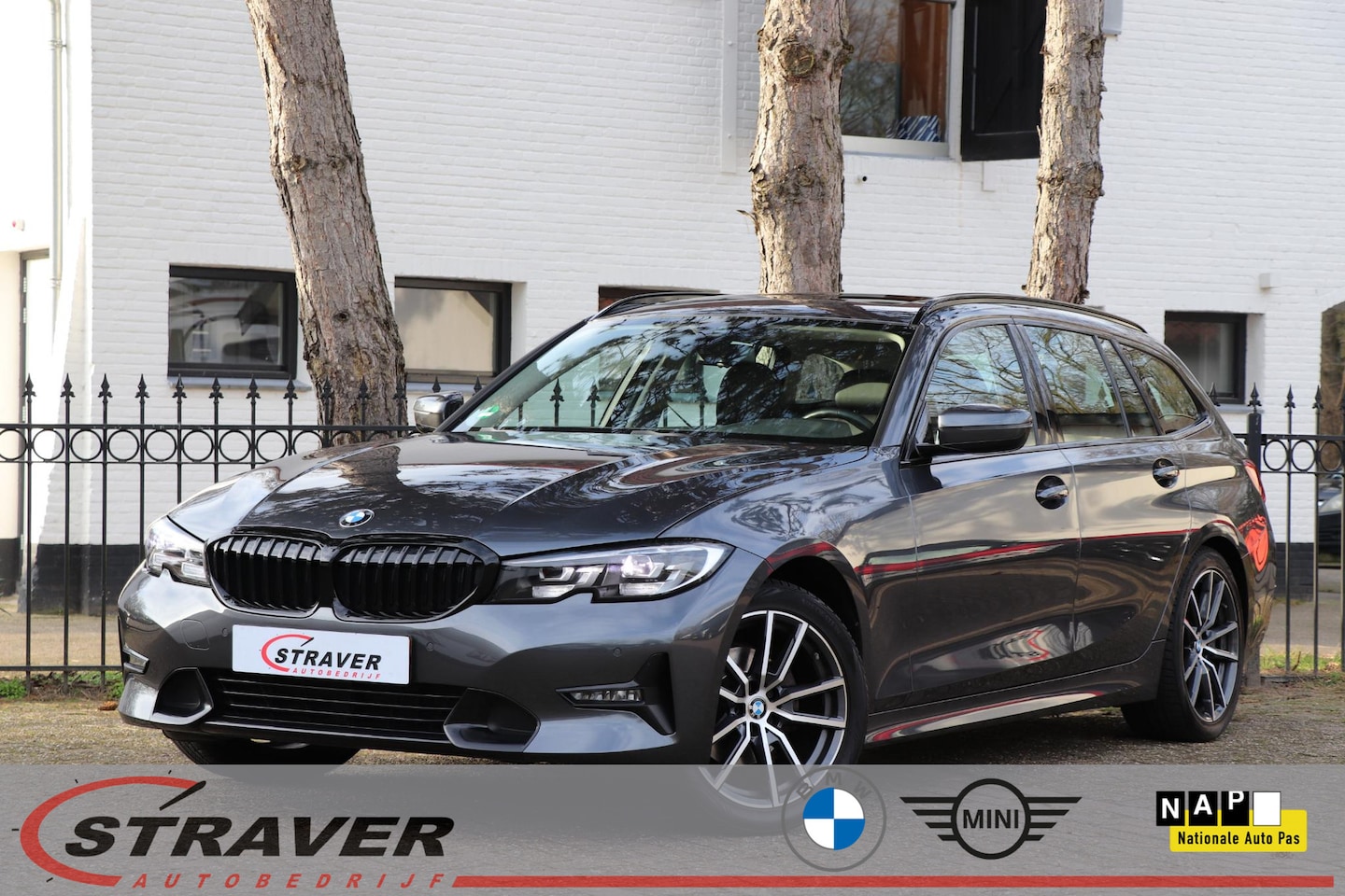 BMW 3-serie Touring - 320i Executive Edition |Panoramadak |Sport line - AutoWereld.nl