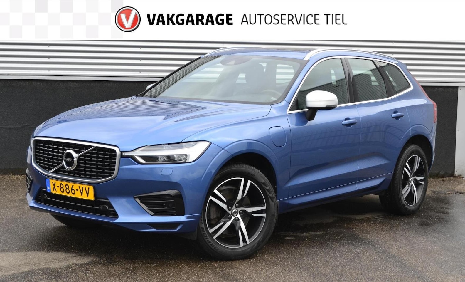 Volvo XC60 - 2.0 T8 Twin Engine AWD R-Design Schuif/kanteldak, Bursting Blue, Stuur/Stoelverwarming, Ca - AutoWereld.nl