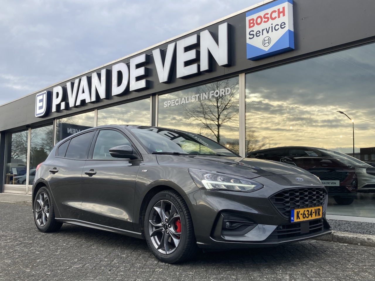 Ford Focus - 1.0 EcoBoost Hybrid ST Line X Business 125pk/92kW 6-bak | Afneembare trekhaak | Family Pac - AutoWereld.nl