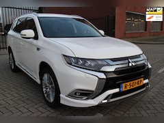 Mitsubishi Outlander - 2.4 PHEV S-Edition_HALF LEDER_CAMERA_NETTE AUTO